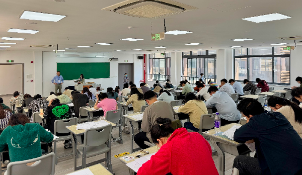 我校2025年度辅导员、其他专技和管理岗位招聘录用笔试工作顺利完...